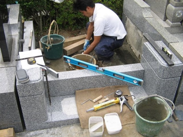 お墓修理