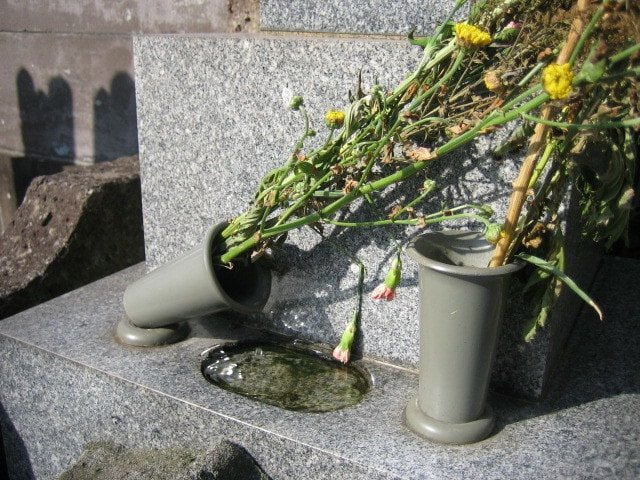 花立香炉修理 横浜のお墓修理石材店 石善 花立香炉修理 横浜のお墓修理石材店 石善